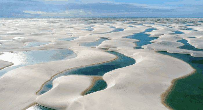 世界最“尴尬”沙漠，本该飞沙扬砾一片荒芜，却遍地湖泊鱼虾成群