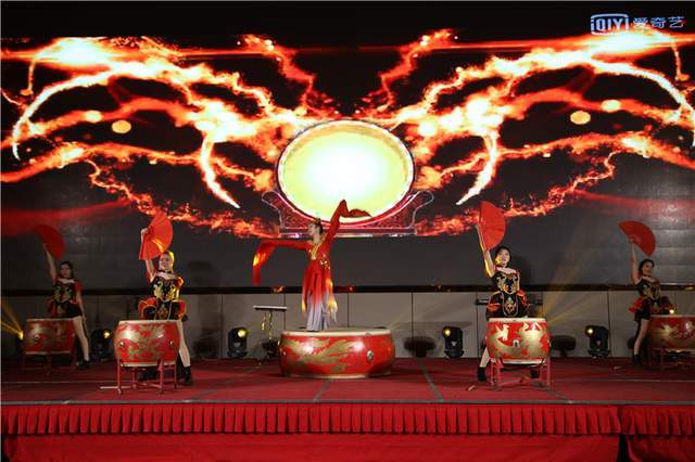 原创众星捧悦耀靓阜城 拾光跨年盛典暨品牌战略发布会璀璨阜城