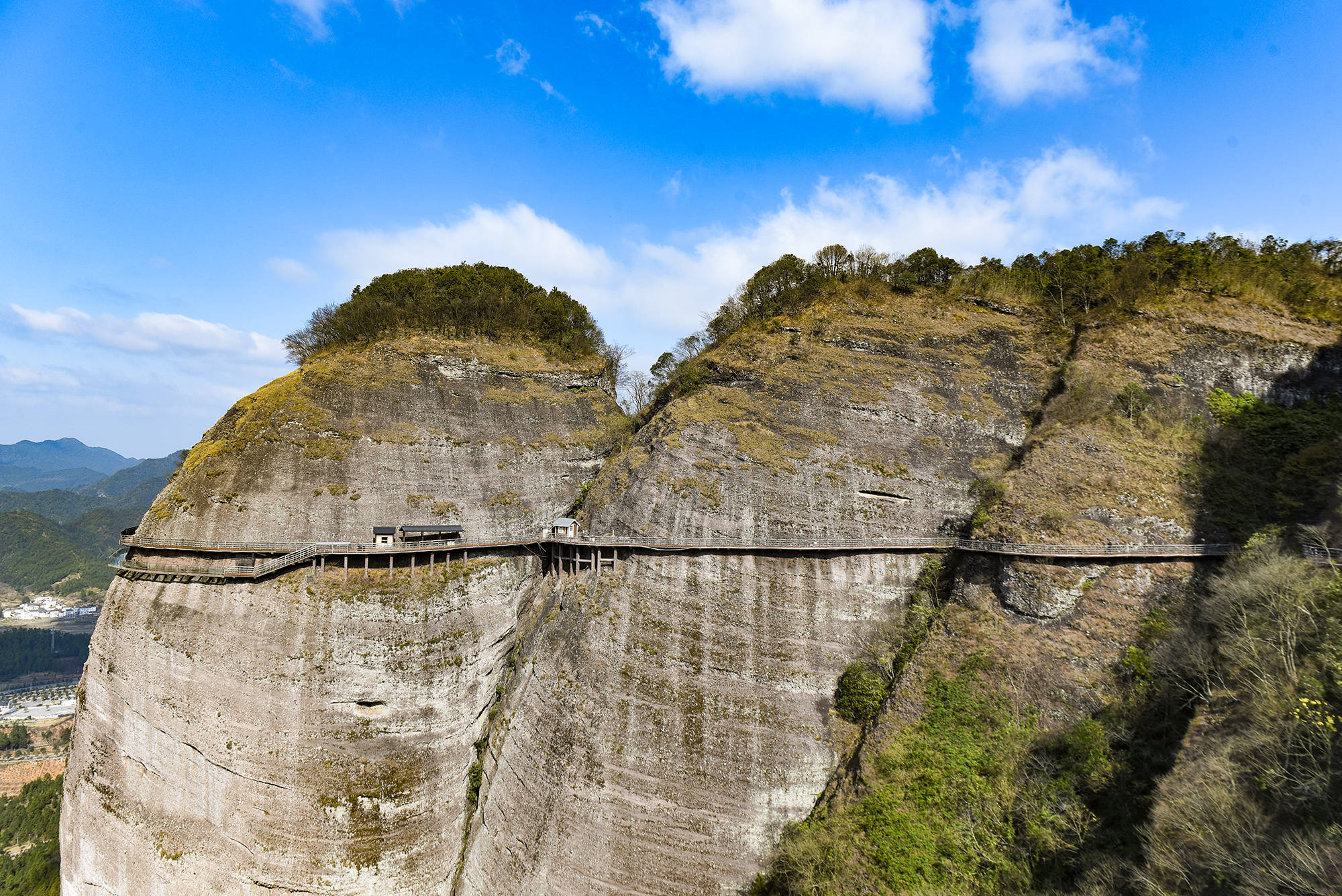 湖北有武当山江西也有武当山汇聚着山下村子的龙脉与风水