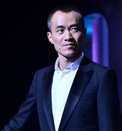原创曾被誉为第二白岩松的邱启明,因打架入狱,现状落魄引人深思