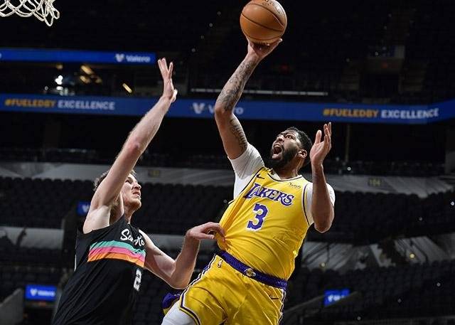 原创随队记者:洛杉矶湖人计划在本周日试训自由球员戴德蒙