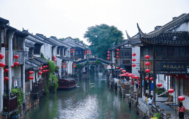 江苏适合安度晚年的2座城市，空气好风景美，最主要是医疗实力强
