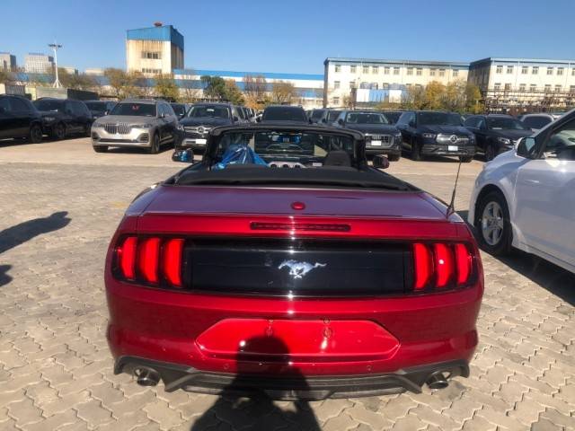 福特野马进口现车2.3t排量 经典跑10速体验