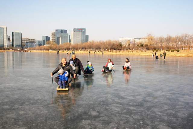 北京天然的免费冰场，人少地儿大，这个周末安排起来