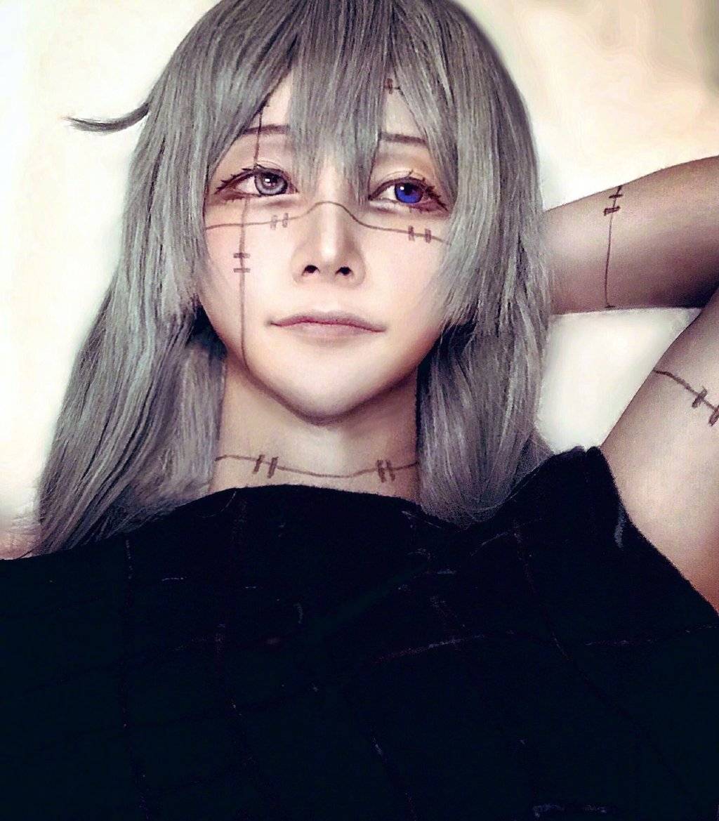 杀害了其母亲,于是在没有唯一的依靠,唯一活下去的动力后,顺平黑化了