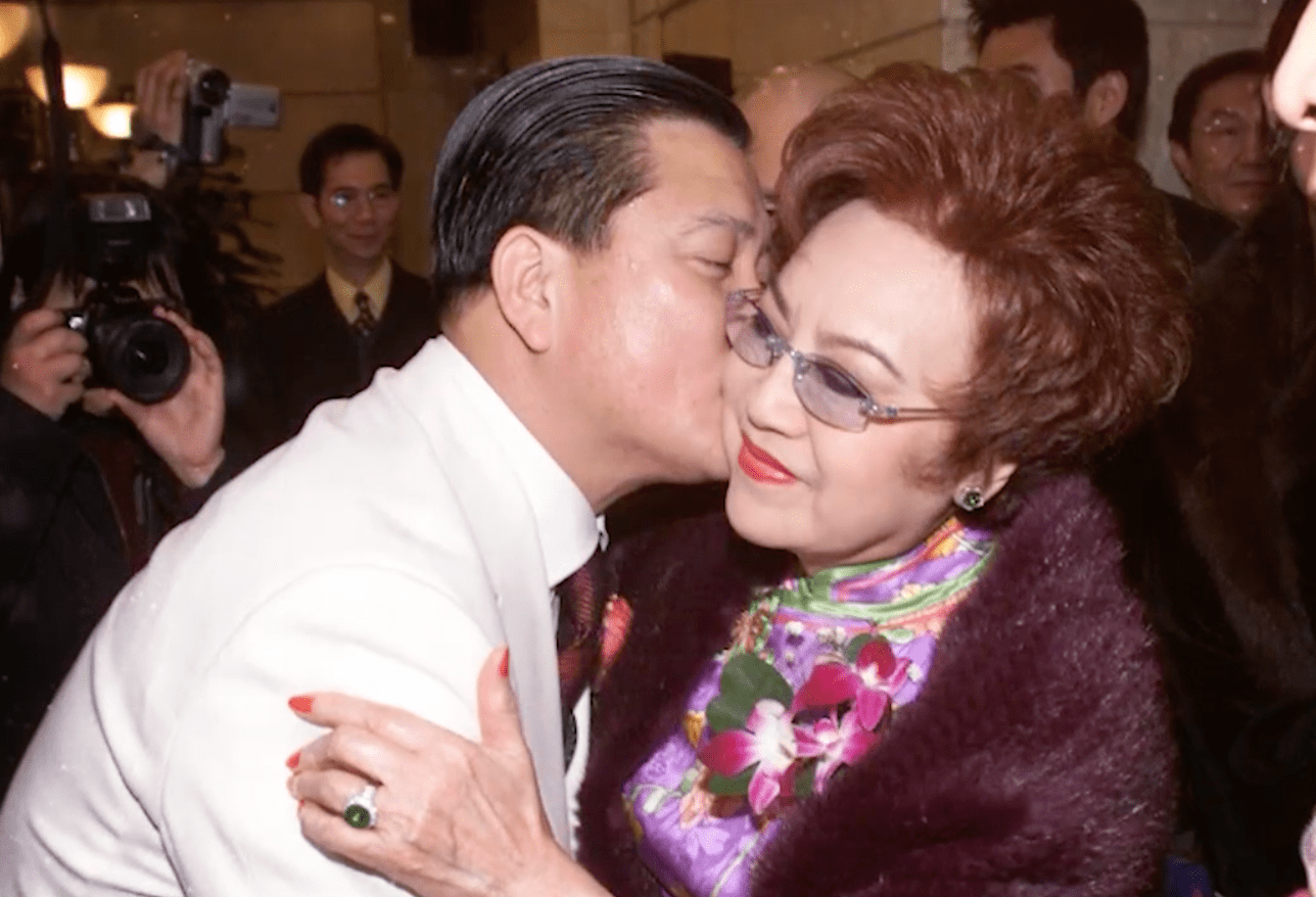 原创万梓良不舍李香琴离世三年前曾见最后一面离开时跪地叩头致意