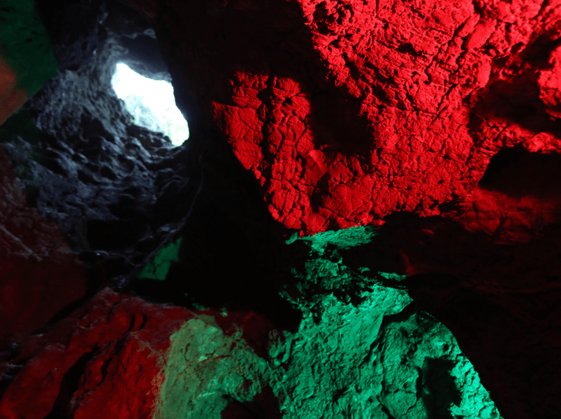 安徽有一处神秘洞穴，内藏有上百尊无头佛像，已成千年未解之谜