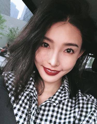 原创被王晶发掘时她才读大二拍3部电影狂捞26亿今成最美晶女郎