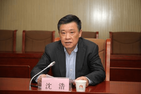 陕西延长石油集团1退休官员被查,商人为跟他搞好关系,追到酒店送钱