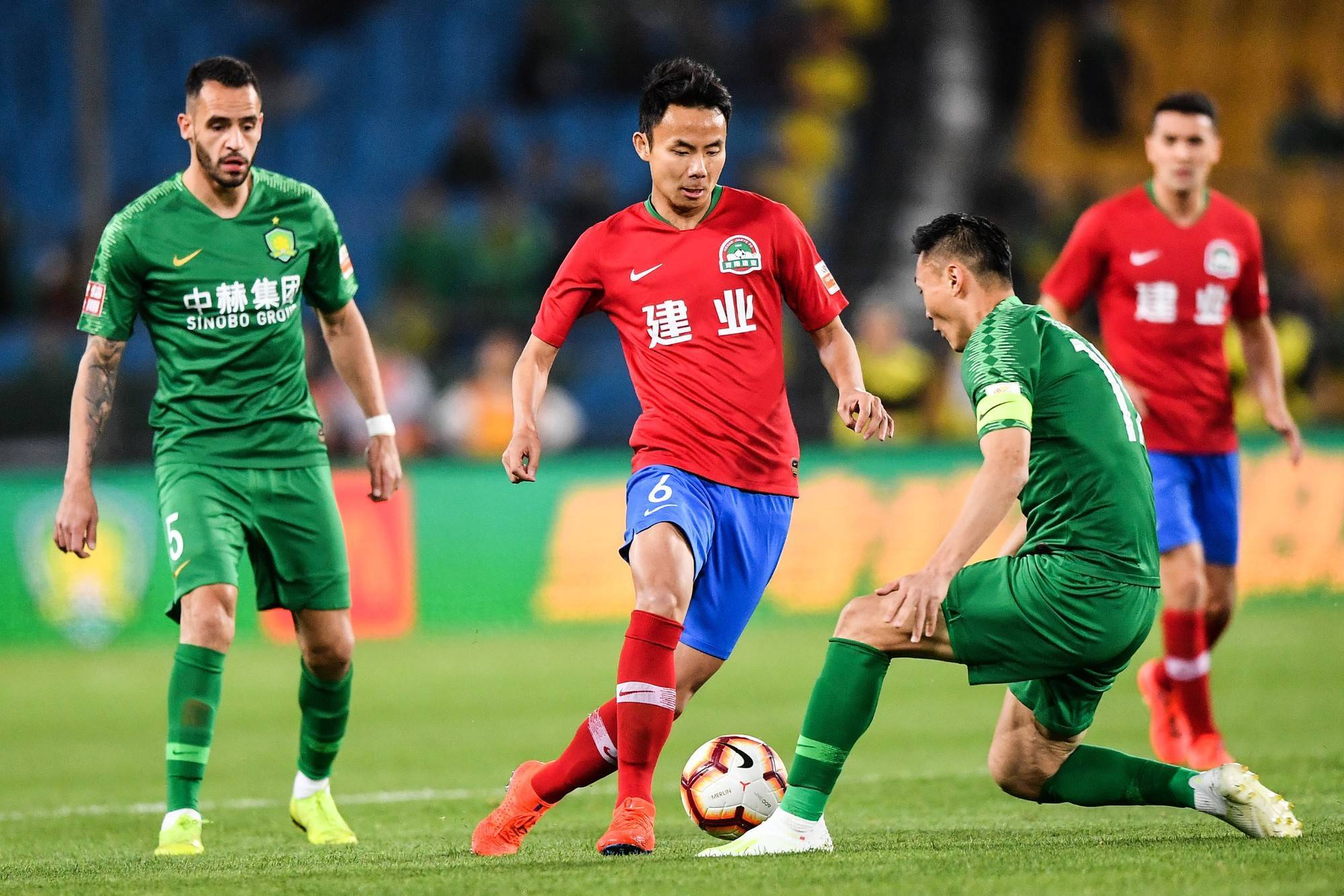 原创为什么河南建业改名引起球迷内讧球队前景不妙