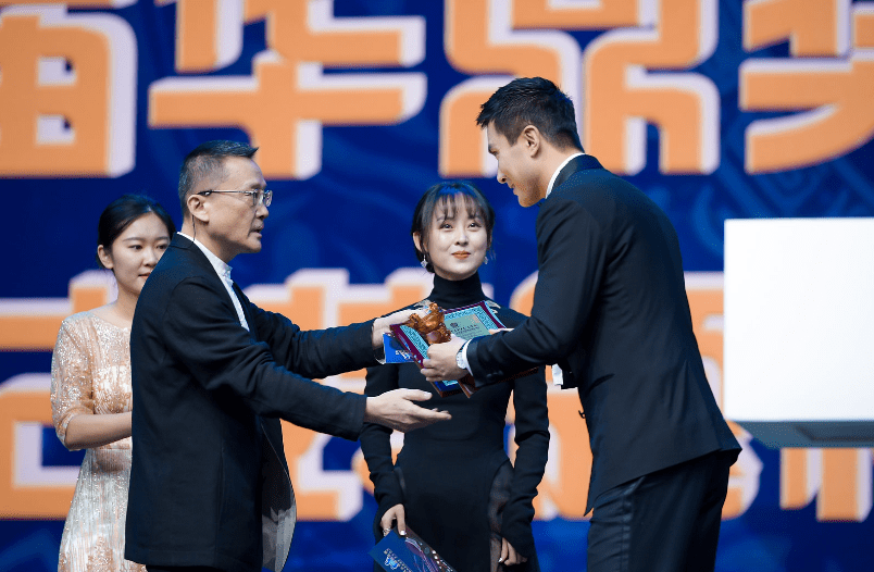 不一样的古典帅高伟光喜获29届华鼎奖中国古装题材电视剧最佳男演员