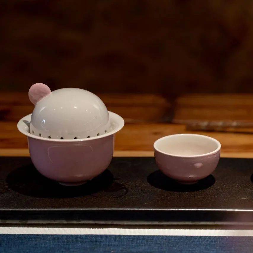 设计大咖汇聚 我实训基地负责承办的"天府品牌文创设计集市展"即将