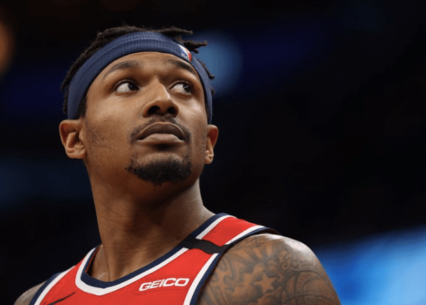 末节3分,比尔狂刷5纪录难掩尴尬!35投轰60 7 5,奇才仍输球