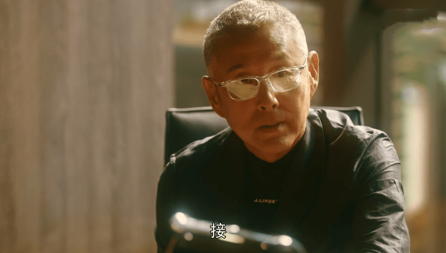 流金岁月细节可看出叶谨言很在意锁锁而锁锁对他已有爱意