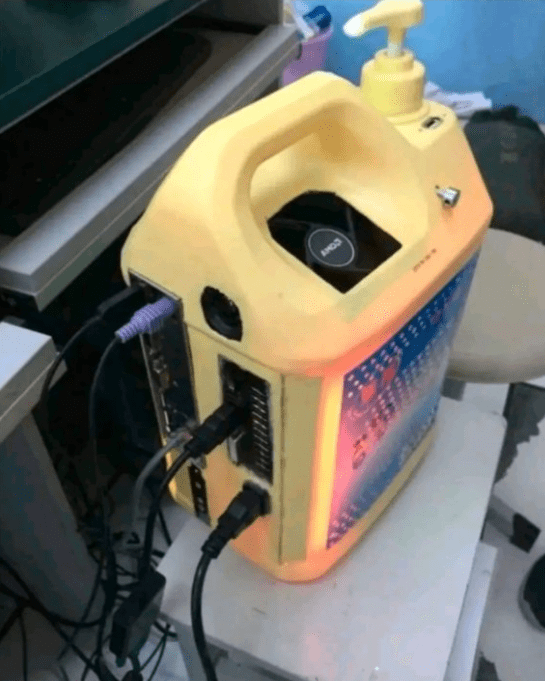 垃圾桶也能玩赛博朋克?盘点奇葩电脑机箱, 网友:兰博基尼更酷