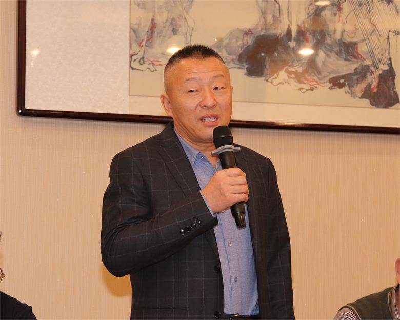 刘磊张静波常永斌吴丽娟殷喆会上,与会嘉宾还就组建成立"内蒙古餐饮与