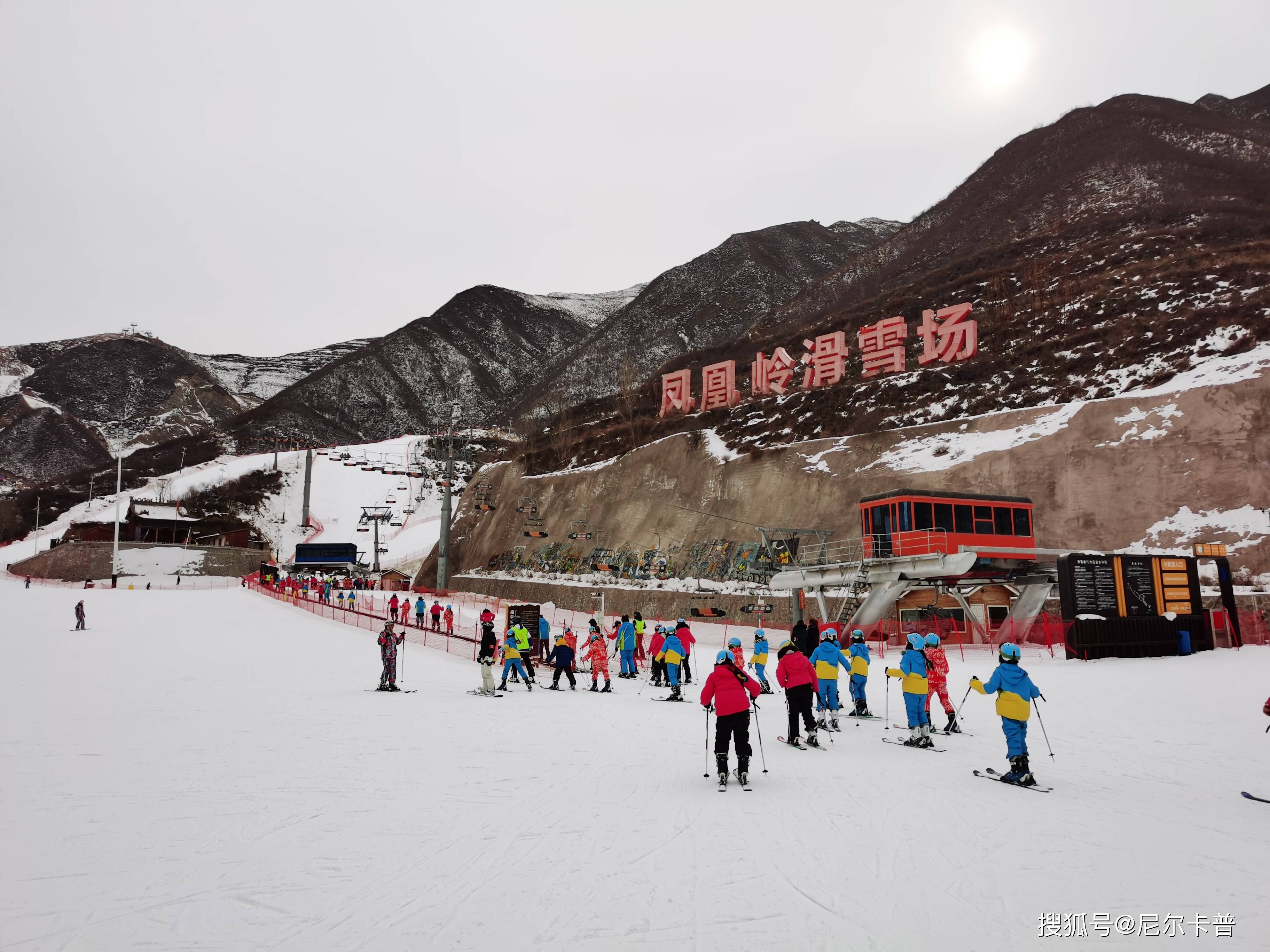 凤凰岭滑雪场班车图片