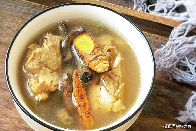 它是"南方小人参",煮汤补肝益肾(图1)