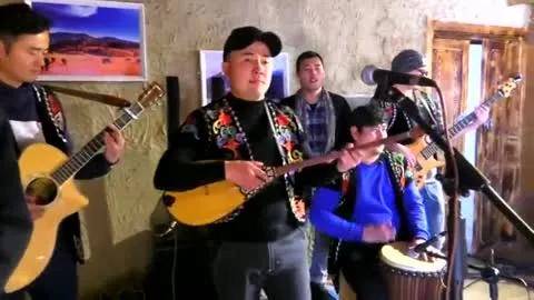 新疆这些景区里，有你不知道的“宝藏乐队”
