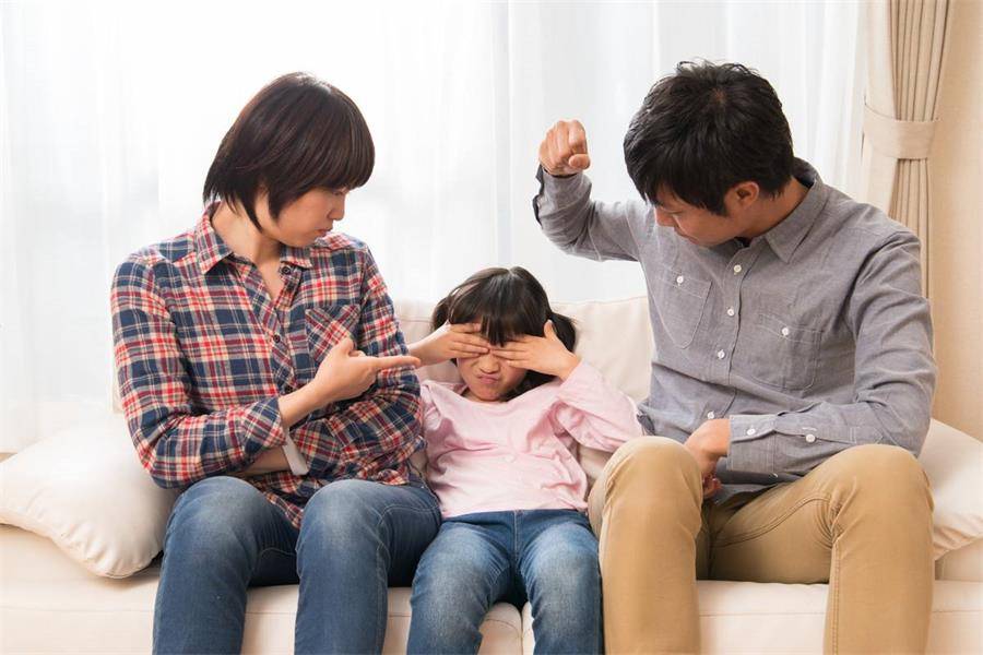 为何很多家长不愿意打孩子?触犯三个"原则",该打还要打