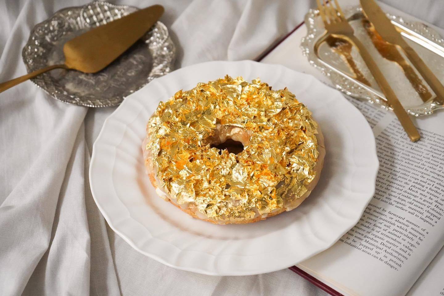 被金箔布满的甜甜圈,有谁不爱呢