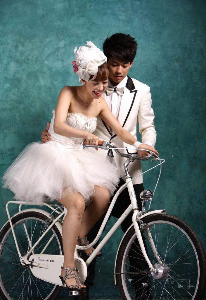 被苏醒"求婚",牵手李易峰走红毯,她的恋情怎么比事业还精彩