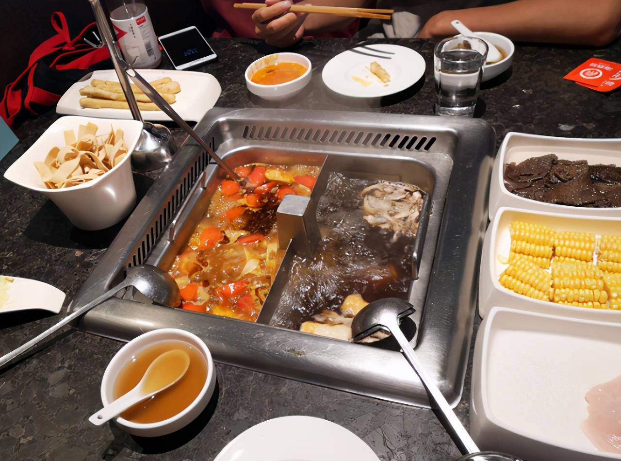 去吃海底捞会点这4种食材的老板一看这是个很会过日子的人