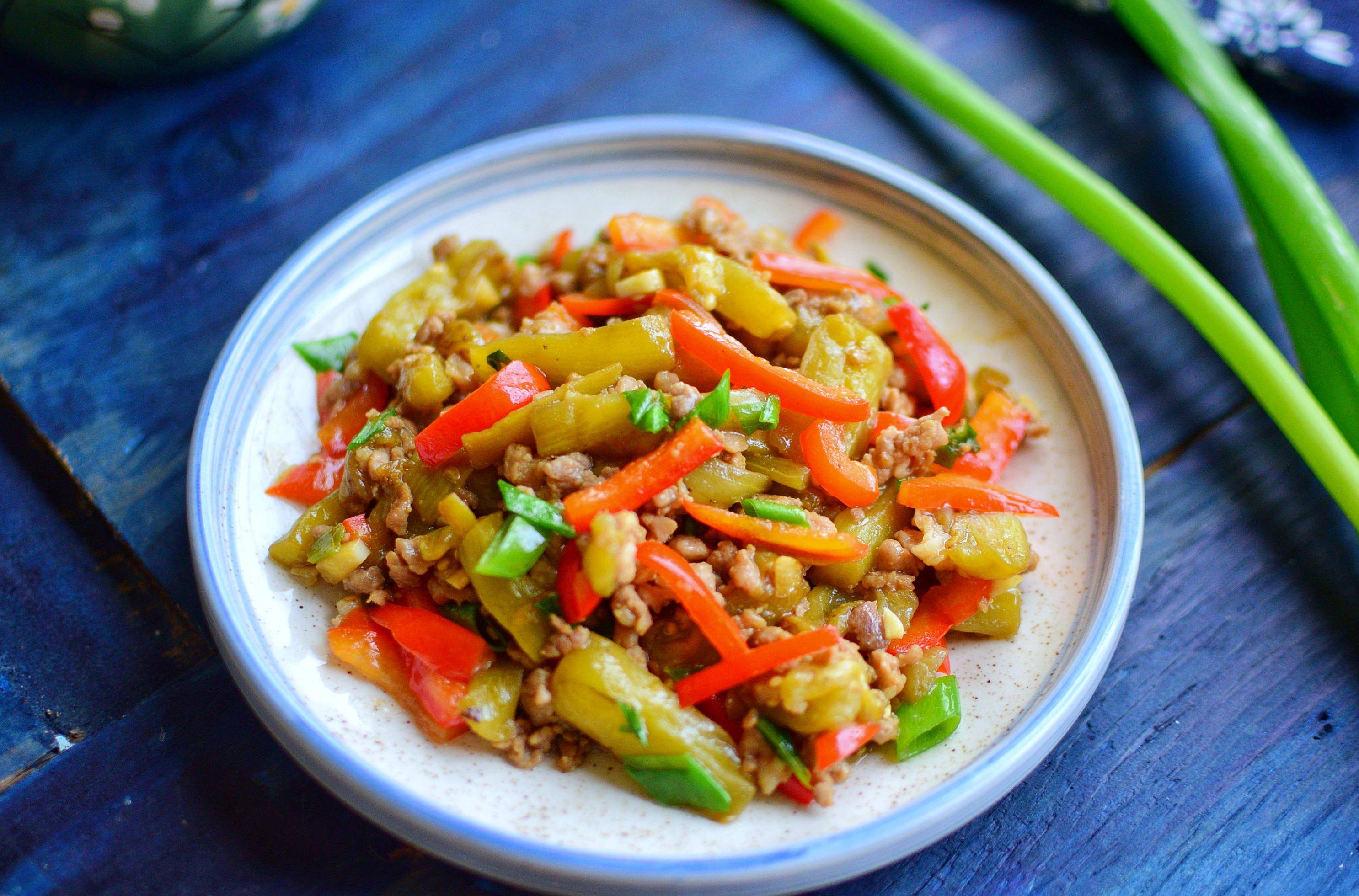 教大家做几道经典家常菜,特适合11月吃,学会了在家人面前露一手