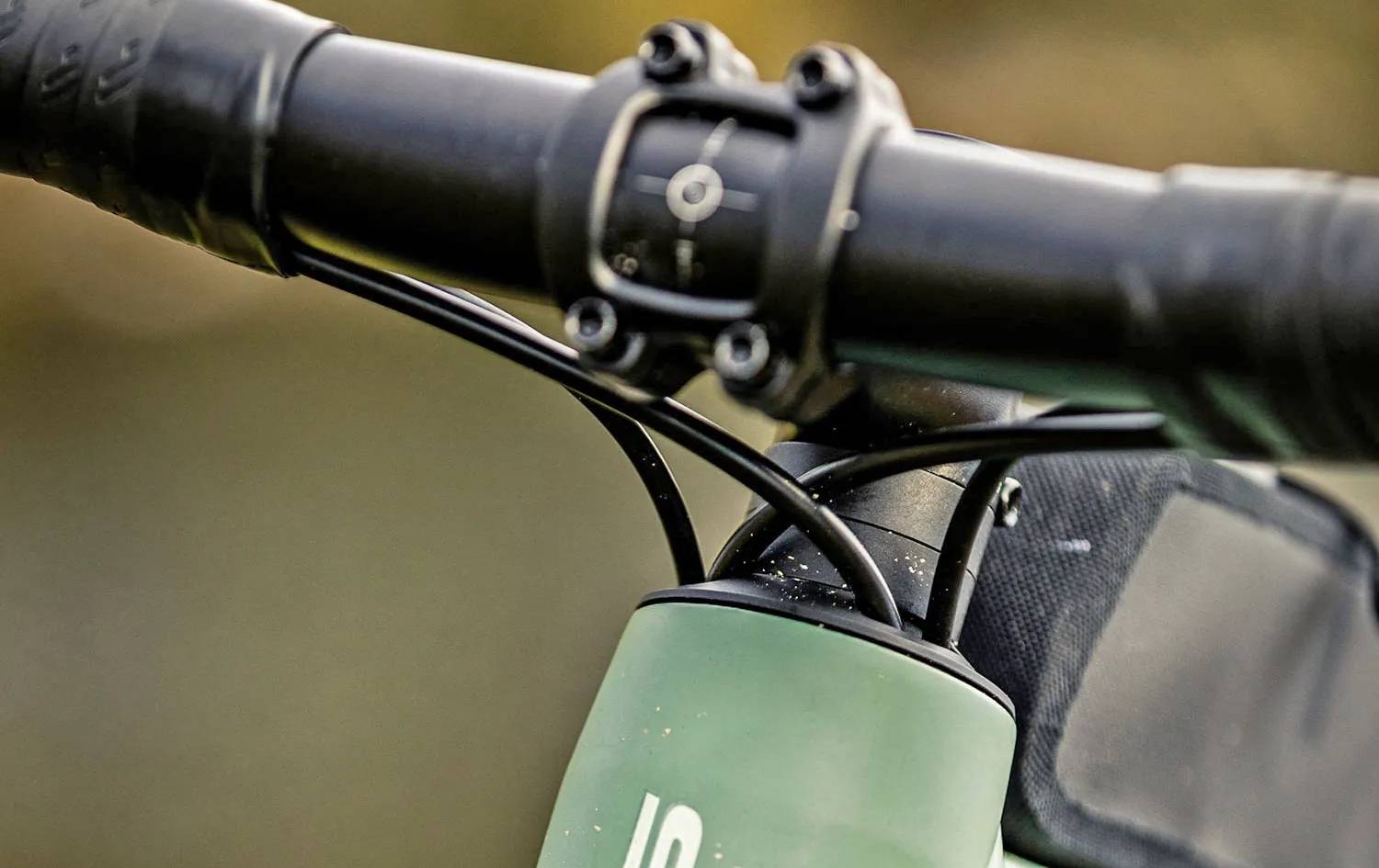 focus发布全新atlas铝合金gravel砾石自行车