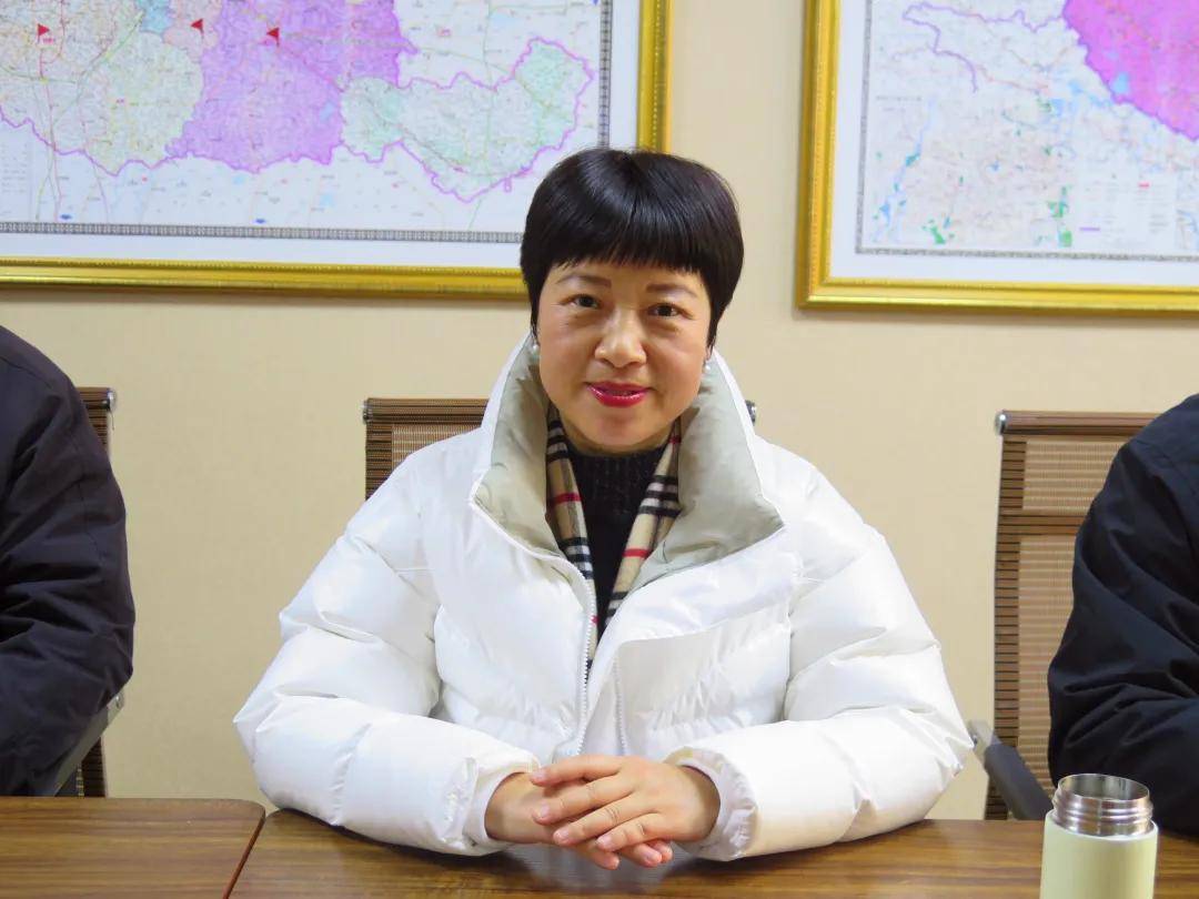 南阳女企业家协会秘书长张小玲致辞