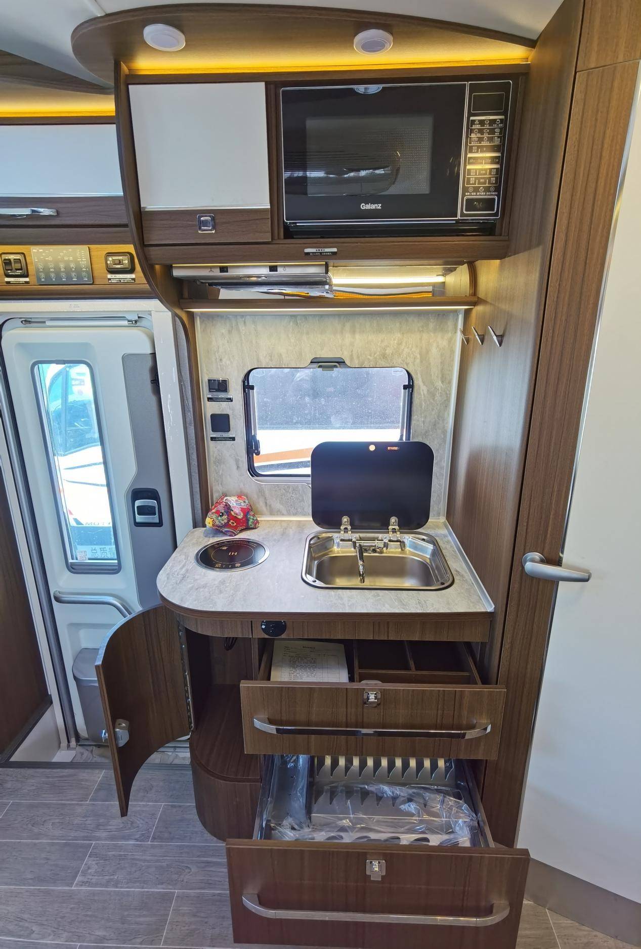 eo级环保标准房车家具板材,构造更安全环保内部环境.