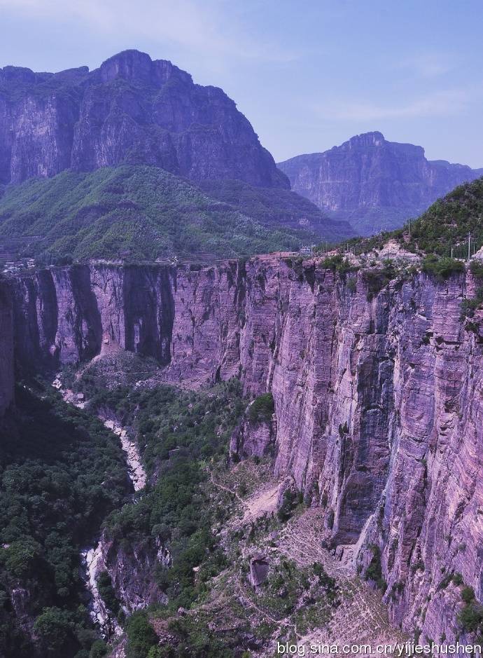 锡崖沟，挂壁公路成为太行山令人叹为观止的人文景观《百村写真》