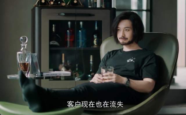 一夜回油!打回原形的黄晓明,新剧满脸写着“不会演戏”