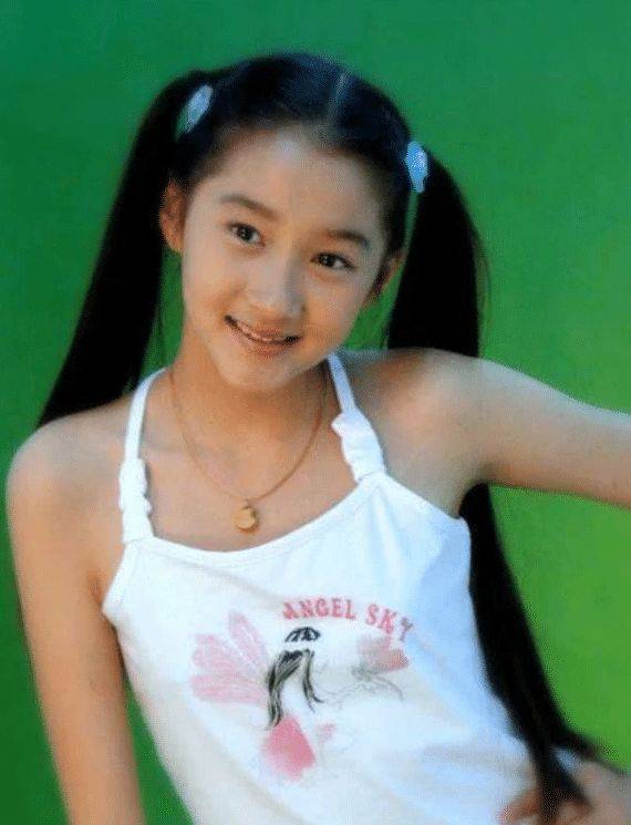 18岁女生的样子 4b1e438453d54374ad7d5c89460d1dd8.jpeg