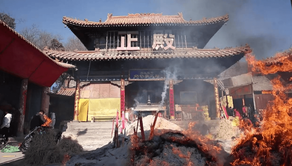 中国最“有趣”的寺庙，神仙、菩萨齐全，还可以定制，香火非常旺