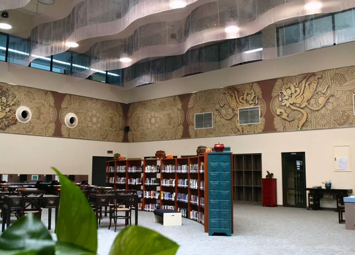 北京爱迪幼儿园同样也是一个一流的国际学校,学校也是从幼儿园到高中