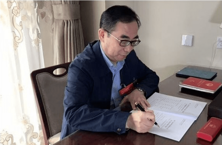 但孙飘扬一肩扛了下来,他跟员工说:"没有技术,命运就在别人手里.