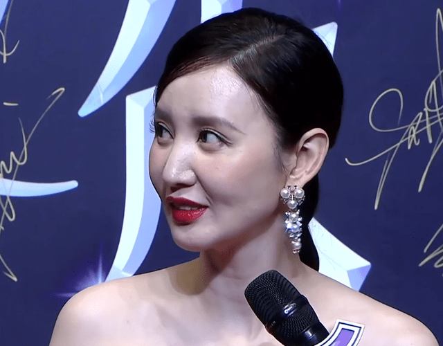 星动之夜红毯:章子怡法令纹抢镜,关晓彤冷艳公主,肖战走雅痞风