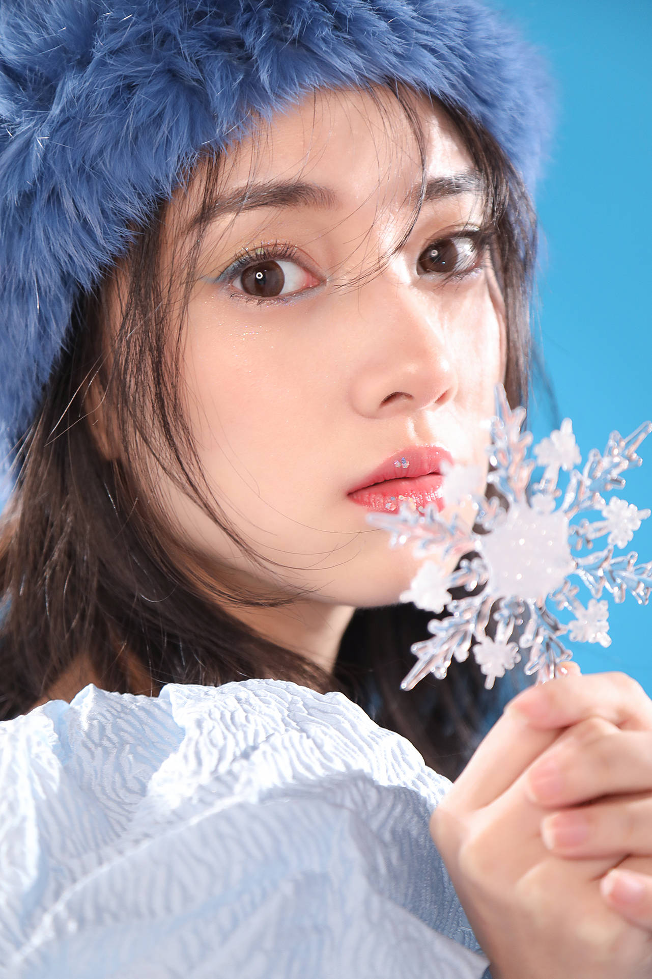 叶可儿冬日幻影写真曝光 乖巧灵动可爱十足