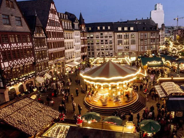 德国拥有很多节假日，喜欢热热闹闹地过新年，有众多风俗习惯