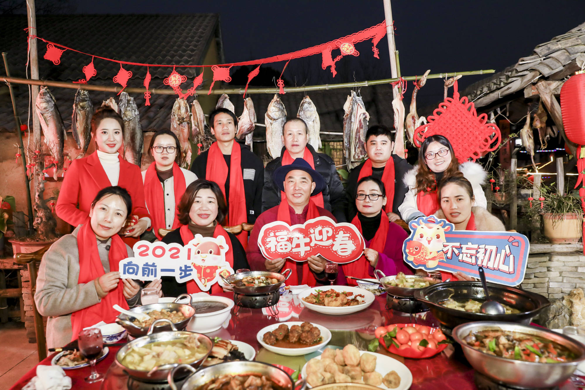 备上特色年夜饭2021年1月19日下午,在浙江省安吉县梅溪镇黄武田园农庄