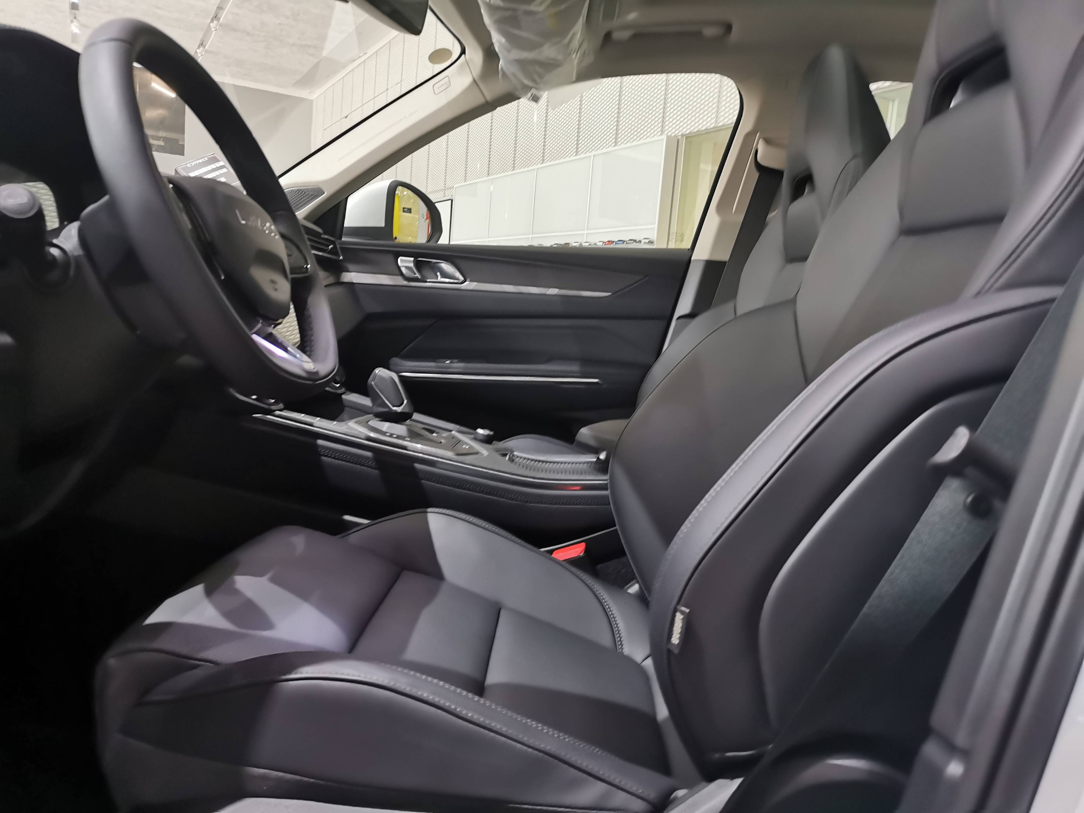 终于有了属于自己的车了——全新领克01