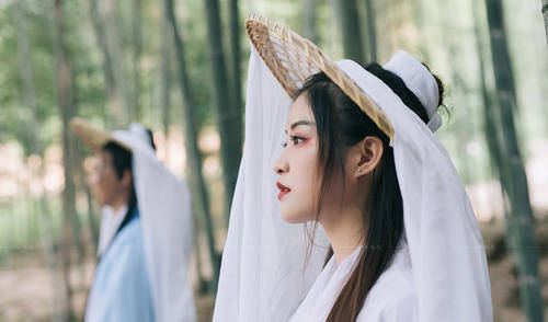 原创史上最惨诗人：科举不中从军被拒，妻子冻死偷情路，自己被黑千年！