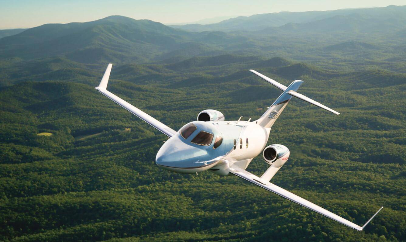 都是小型喷气式飞机hondajet和豪客200谁更好