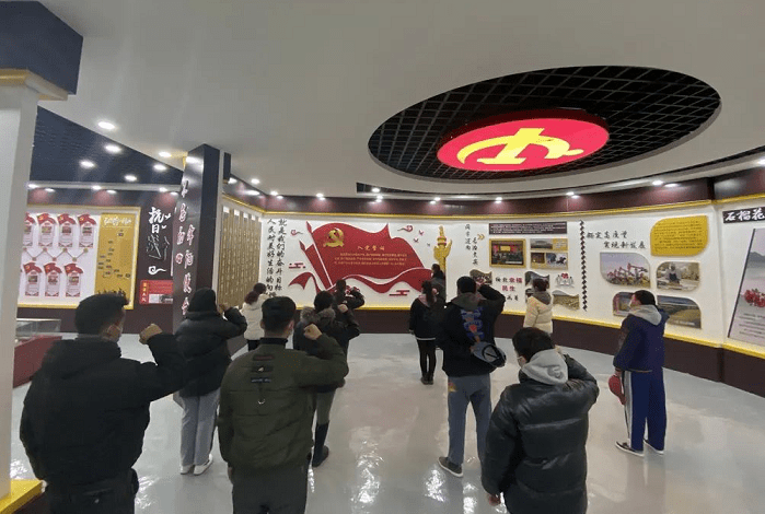 参观村史馆 激发爱乡情