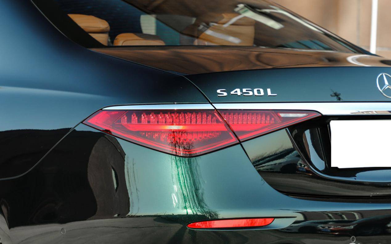 全新奔驰s级实车到店,外观不再优雅,内饰大改,老板们还买吗?