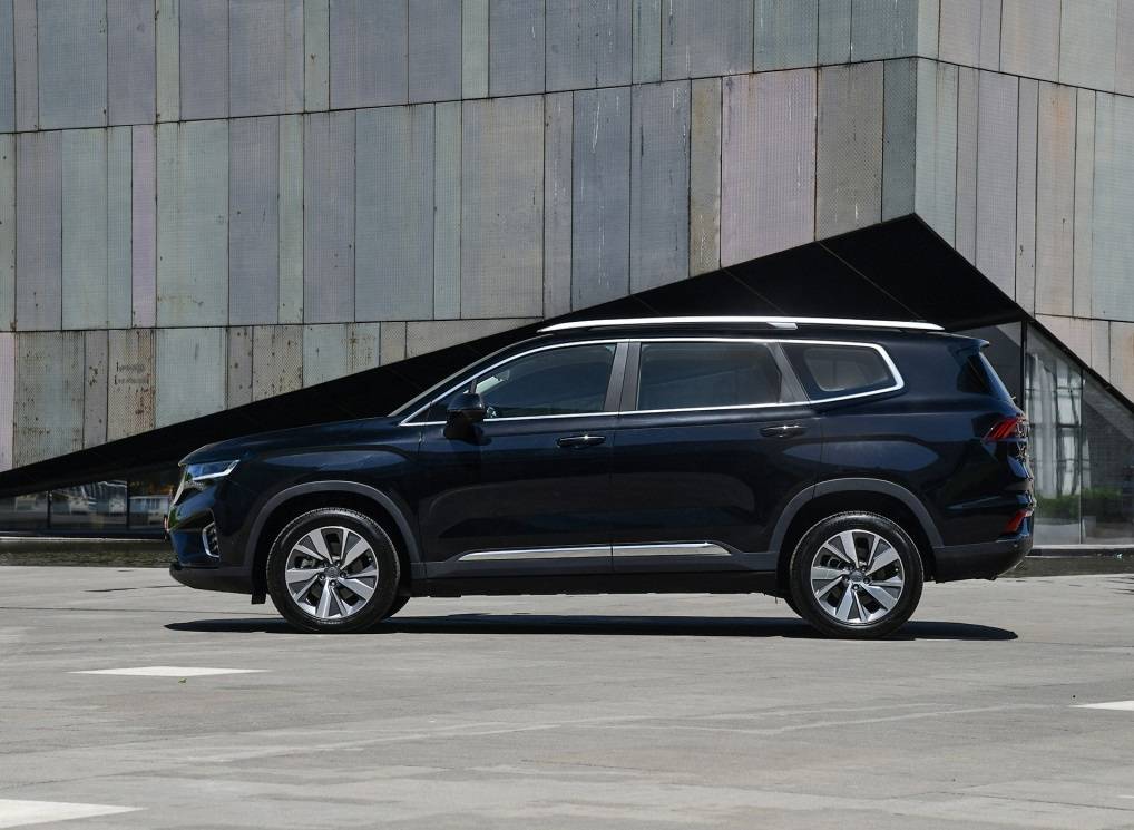 该品牌旗下车型分布非常广泛,不过拥有7座的suv目前就只有豪越(参数