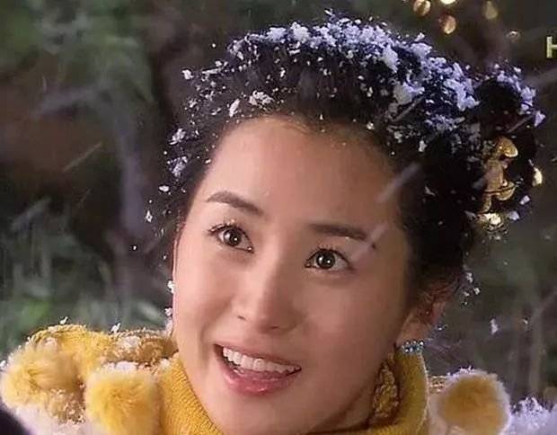 还记得李多海女神吗?一旦爱上李易峰,34岁的她几乎变得面目全非