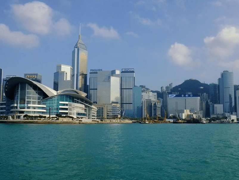 我国的下一个“香港”，不是成都和重庆，而是名声大噪的它们
