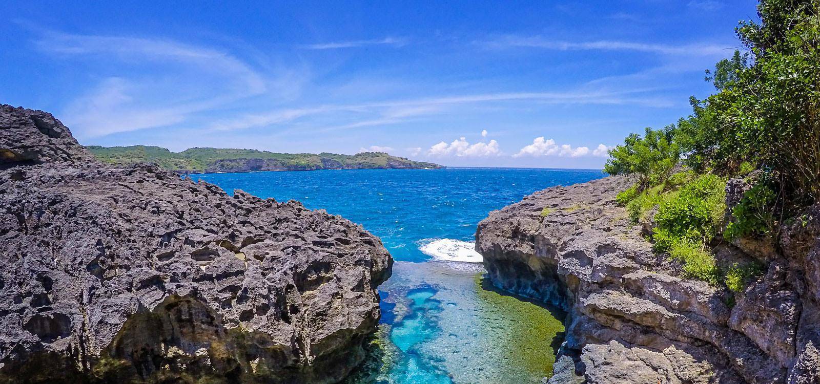 巴厘岛的天然泳池，风景绝美被称作天使，只有退潮才能用